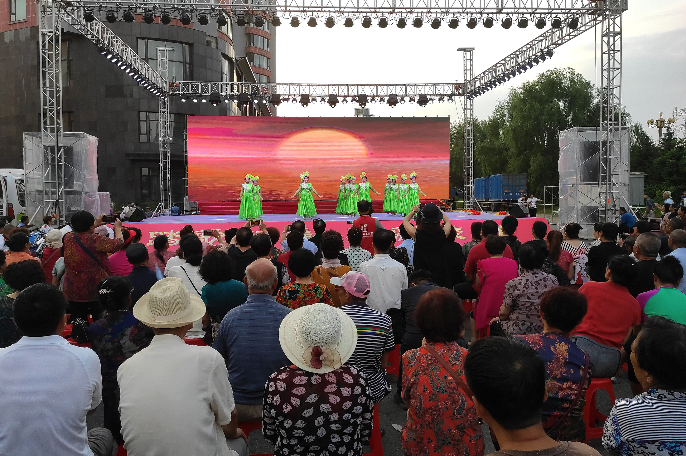 群众文艺演出长安街滨河社区专场文艺演出